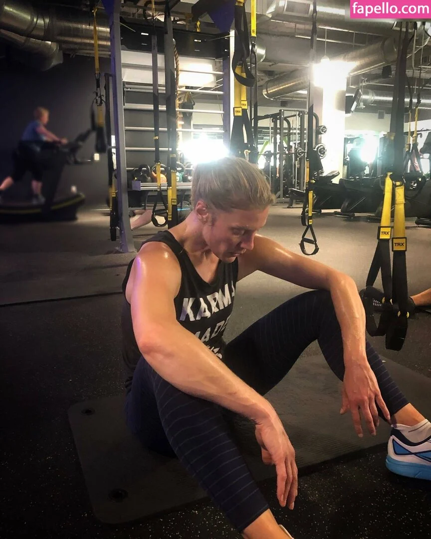 Katee Sackhoff Onlyfans Photo Gallery 