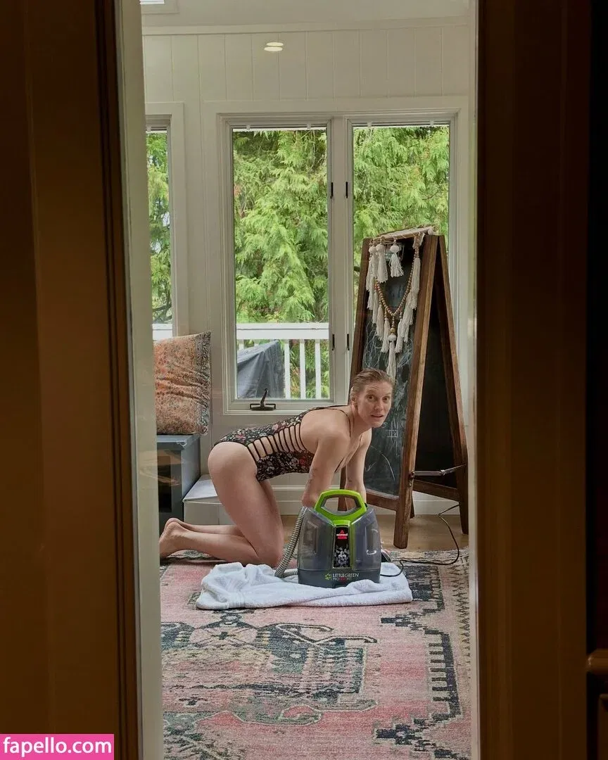 Katee Sackhoff Onlyfans Photo Gallery 