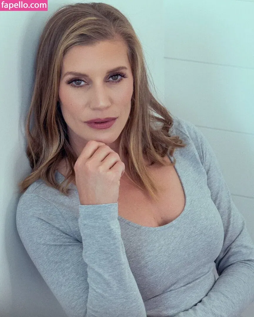 Katee Sackhoff Onlyfans Photo Gallery 