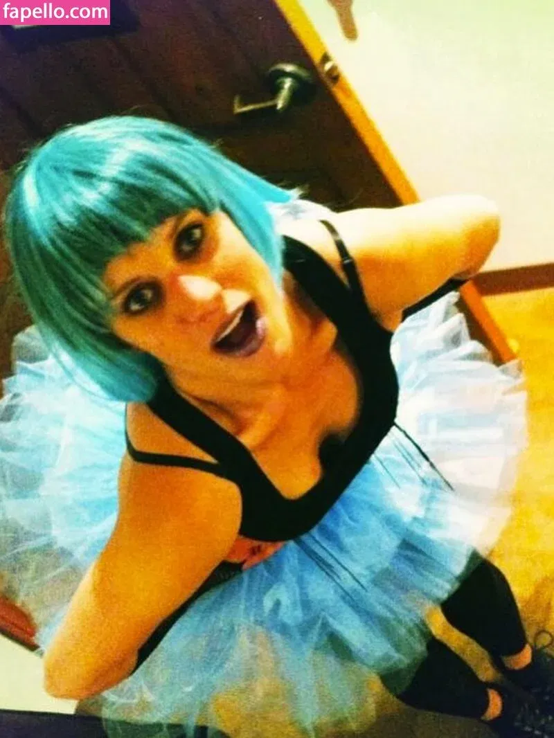 Katee Sackhoff Onlyfans Photo Gallery 