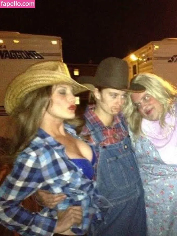 Katee Sackhoff Onlyfans Photo Gallery 