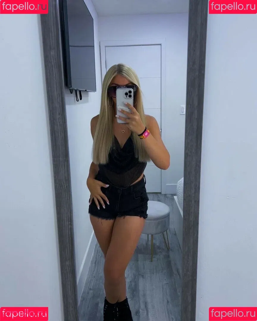 Lyndalessandro Onlyfans Photo Gallery 