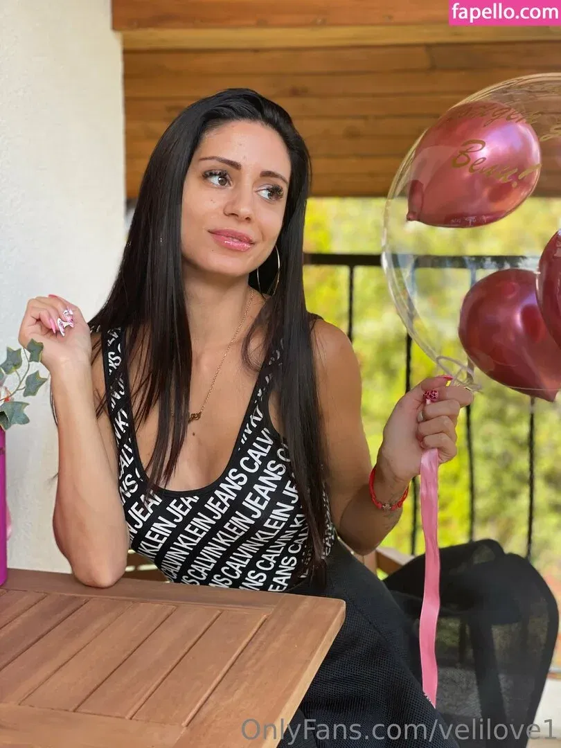 velilove1 Onlyfans Photo Gallery 