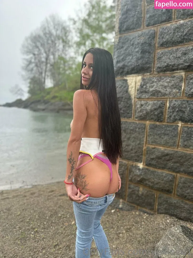 velilove1 Onlyfans Photo Gallery 