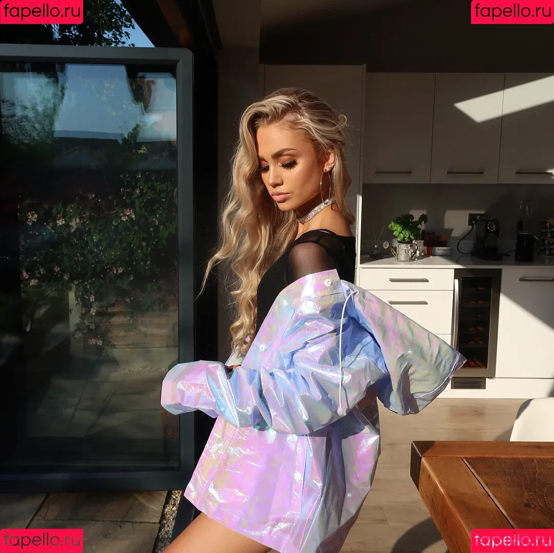 Abby Benson Onlyfans Photo Gallery 