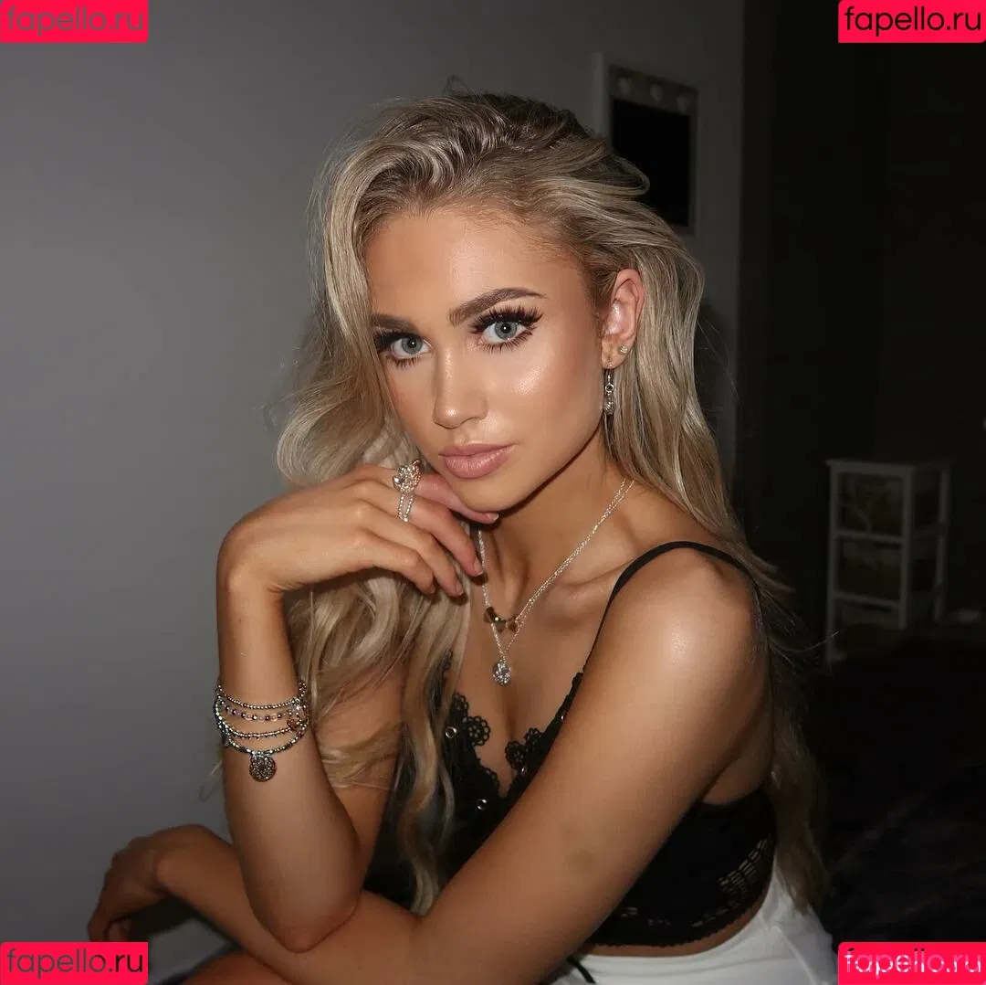 Abby Benson Onlyfans Photo Gallery 