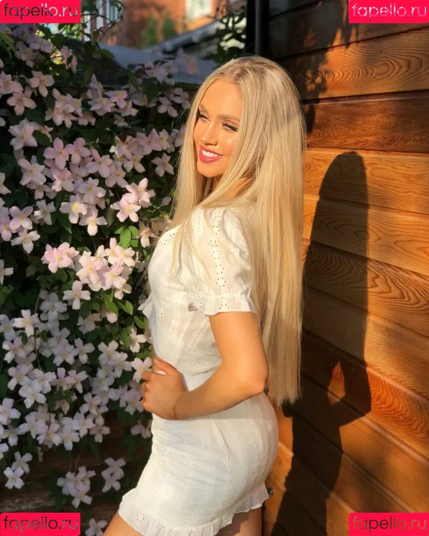 Abby Benson Onlyfans Photo Gallery 