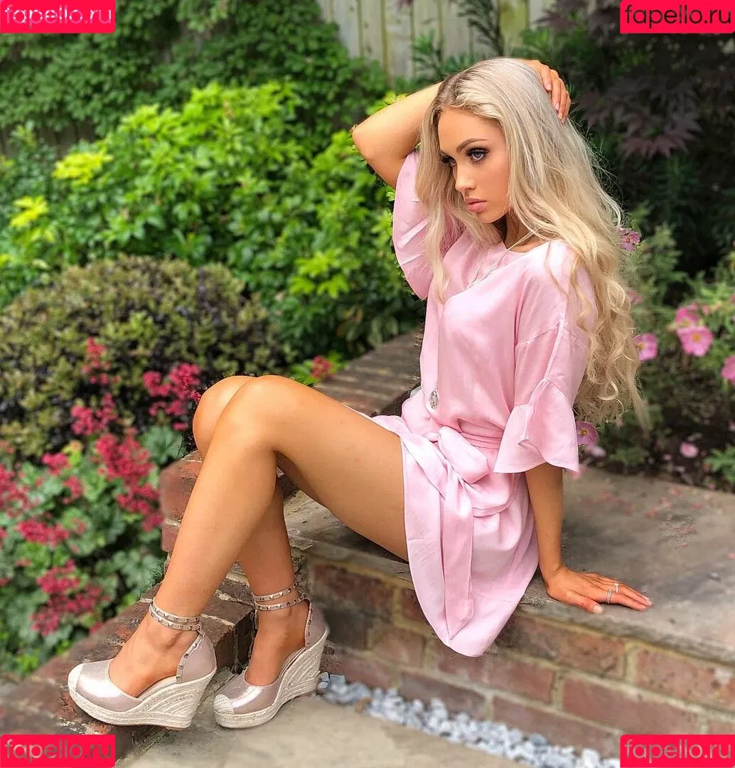 Abby Benson Onlyfans Photo Gallery 