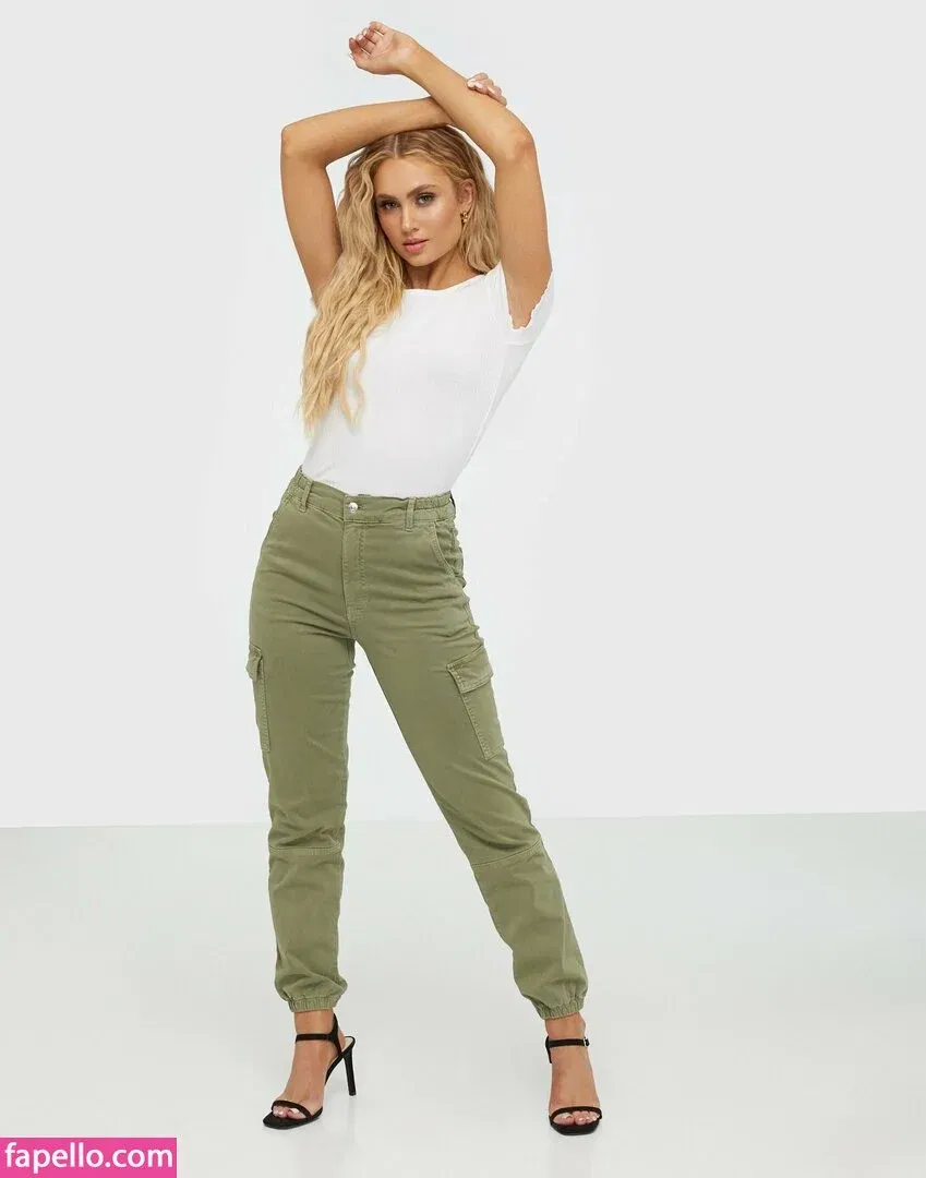 Abby Benson Onlyfans Photo Gallery 