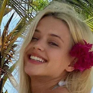 r.julya Onlyfans Photo Gallery 