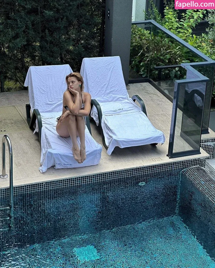 r.julya Onlyfans Photo Gallery 