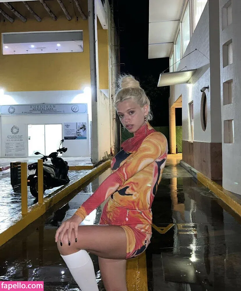 r.julya Onlyfans Photo Gallery 