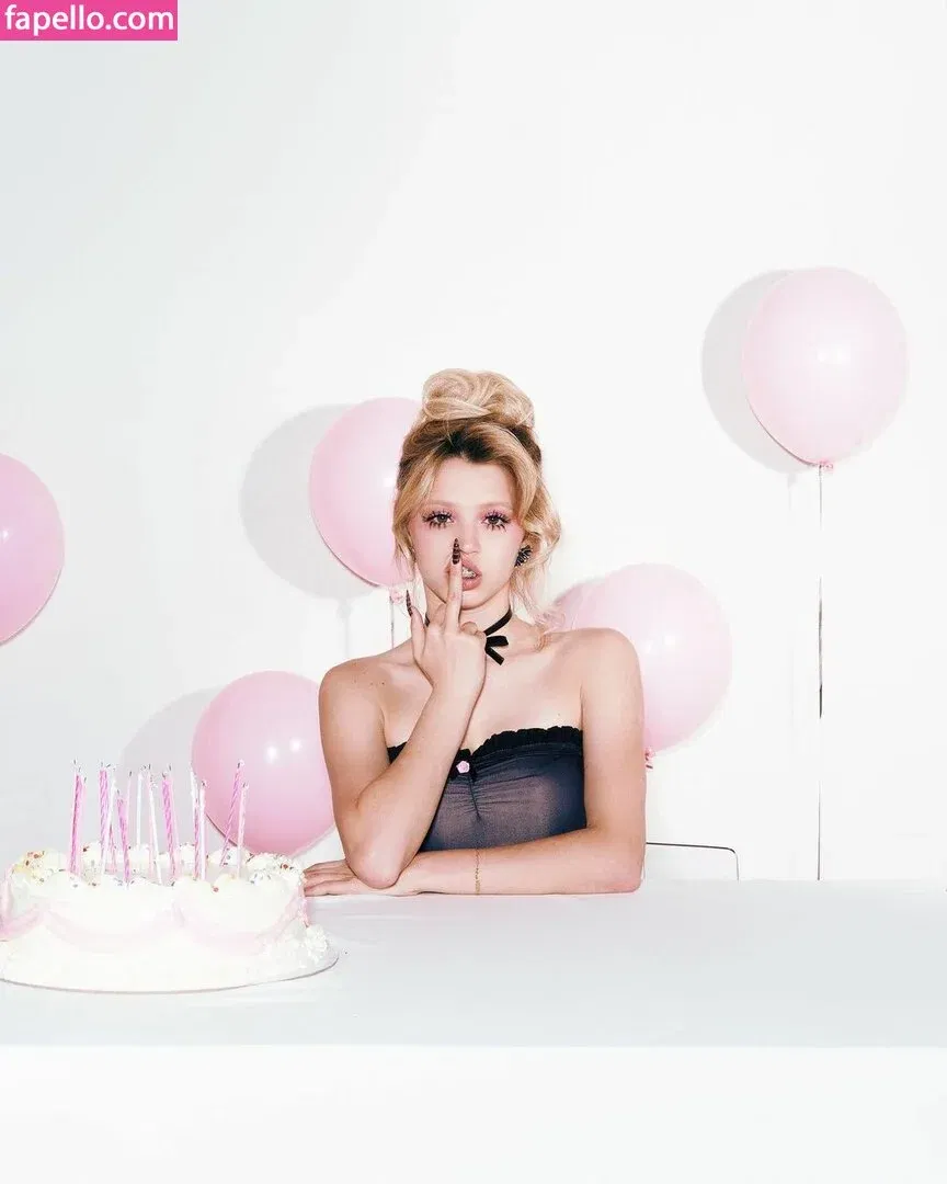 r.julya Onlyfans Photo Gallery 