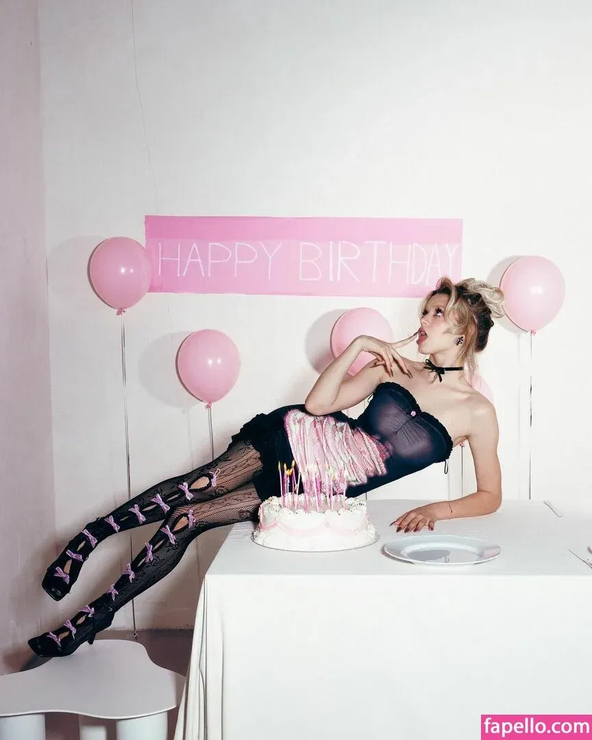 r.julya Onlyfans Photo Gallery 