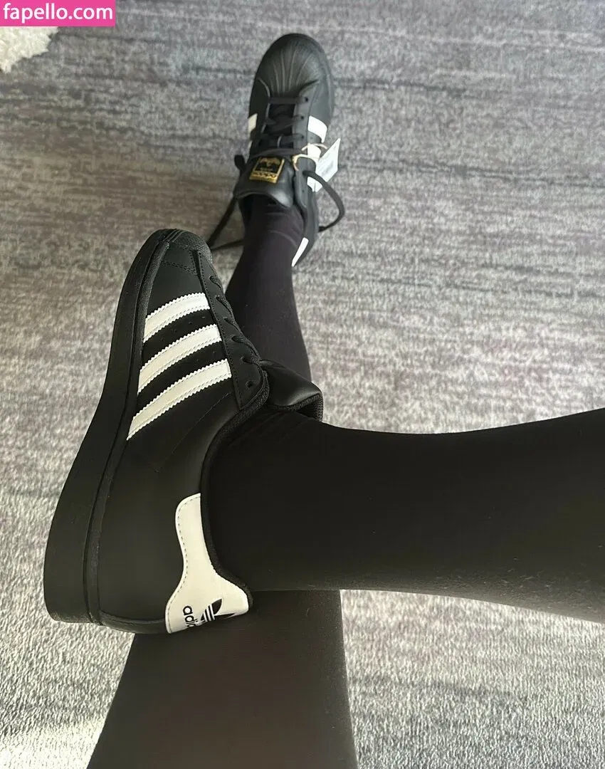 r.julya Onlyfans Photo Gallery 