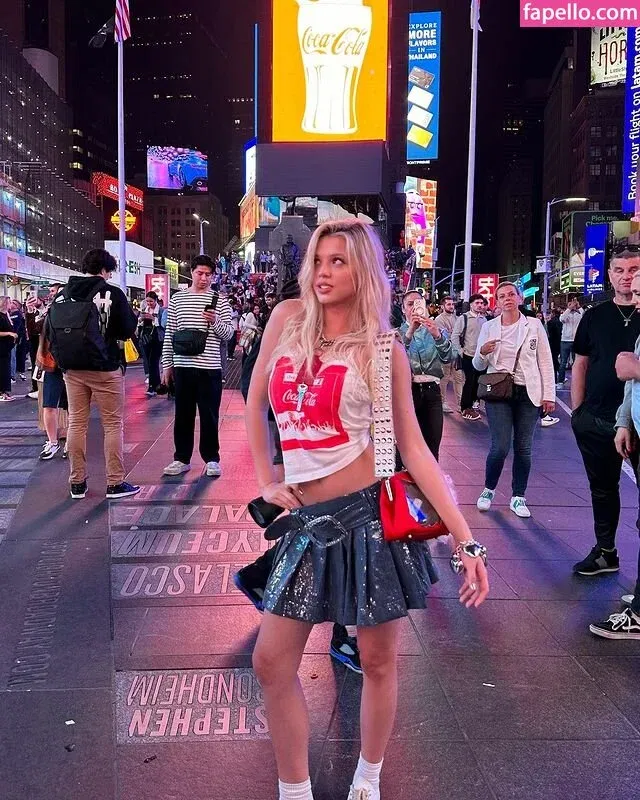 r.julya Onlyfans Photo Gallery 