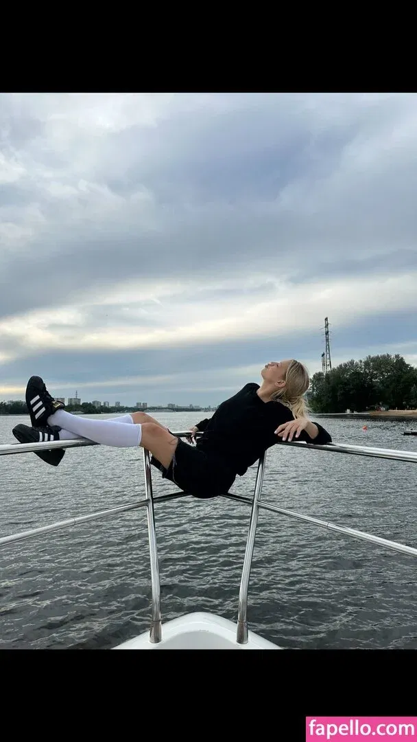 r.julya Onlyfans Photo Gallery 