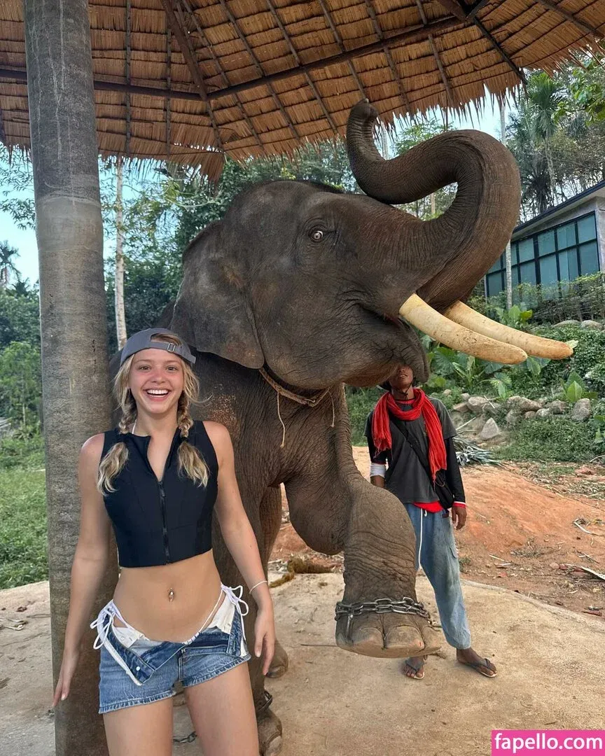 r.julya Onlyfans Photo Gallery 