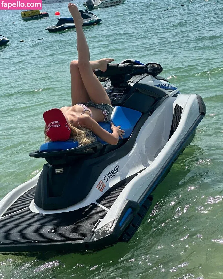 r.julya Onlyfans Photo Gallery 