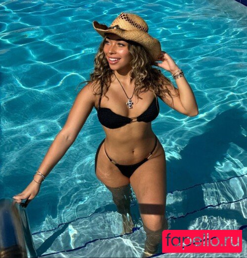 Angie Miklos Nude Onlyfans Photo 22