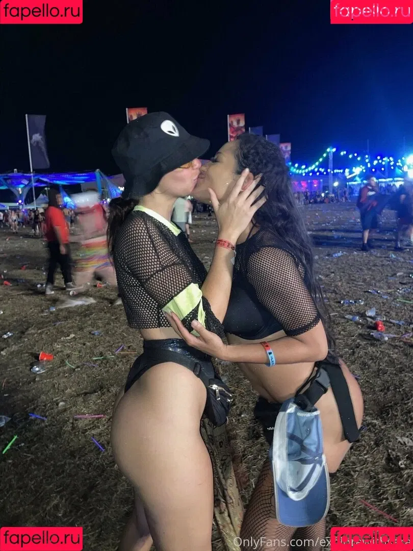 withlovesaraxo Onlyfans Photo Gallery 