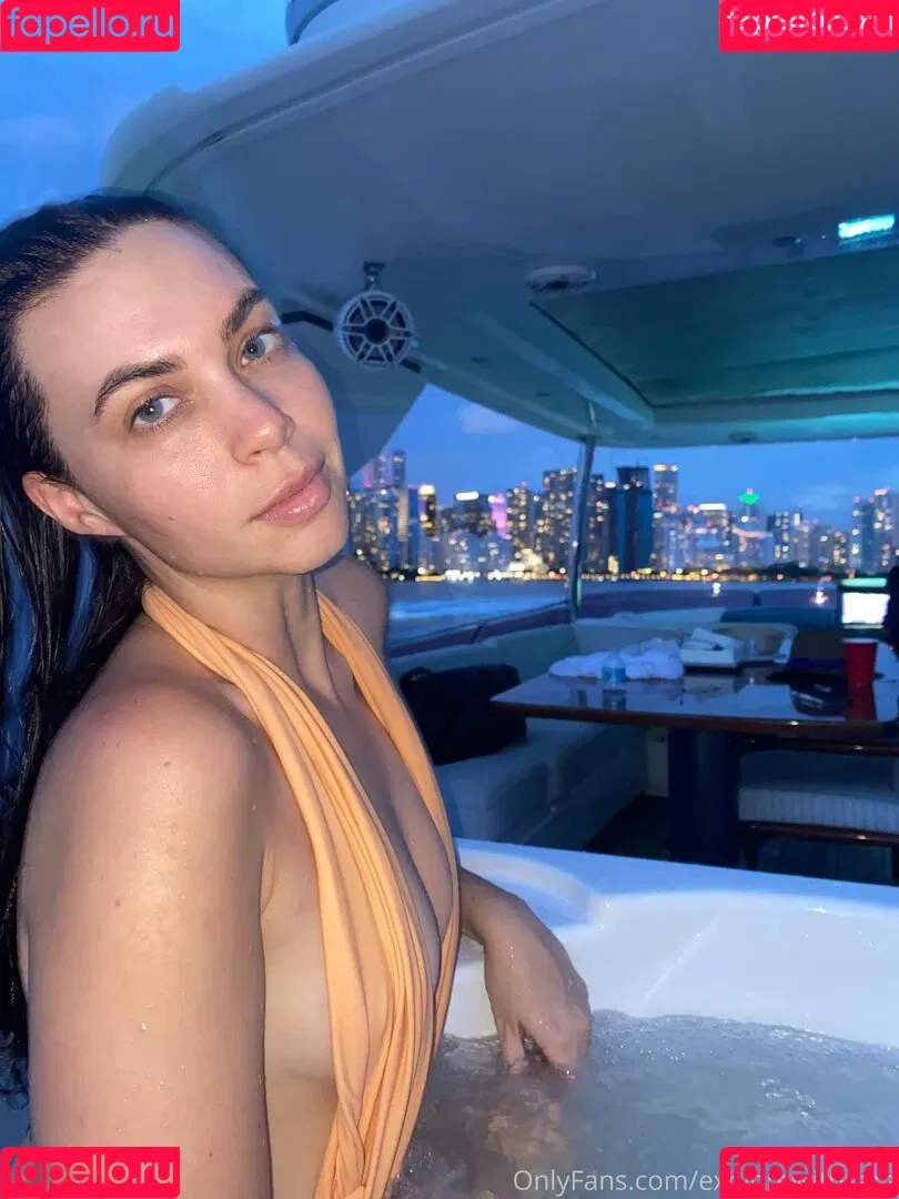 withlovesaraxo Onlyfans Photo Gallery 