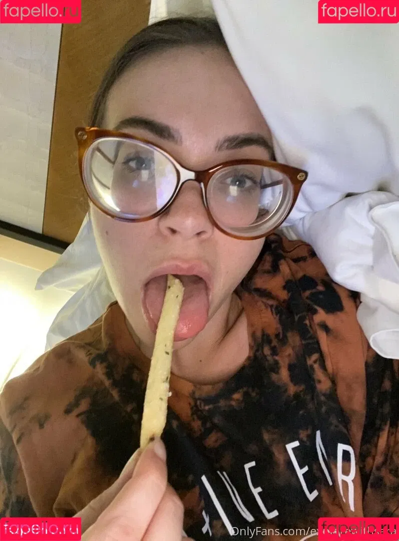 withlovesaraxo Onlyfans Photo Gallery 