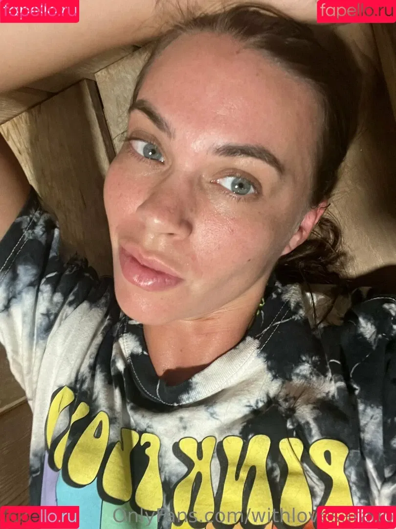 withlovesaraxo Onlyfans Photo Gallery 