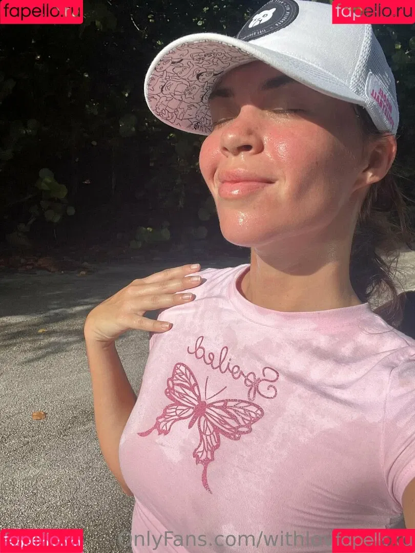 withlovesaraxo Onlyfans Photo Gallery 