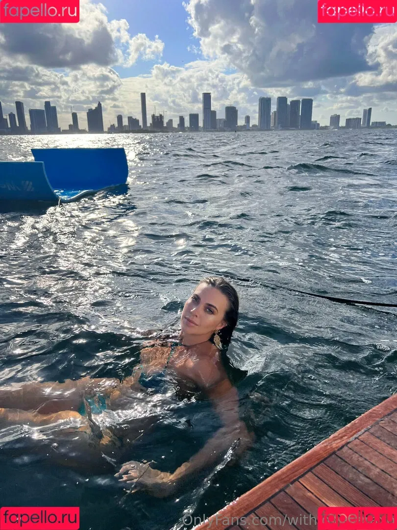 withlovesaraxo Onlyfans Photo Gallery 