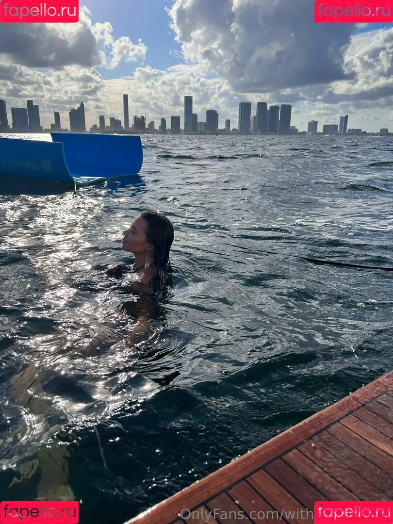 withlovesaraxo Onlyfans Photo Gallery 