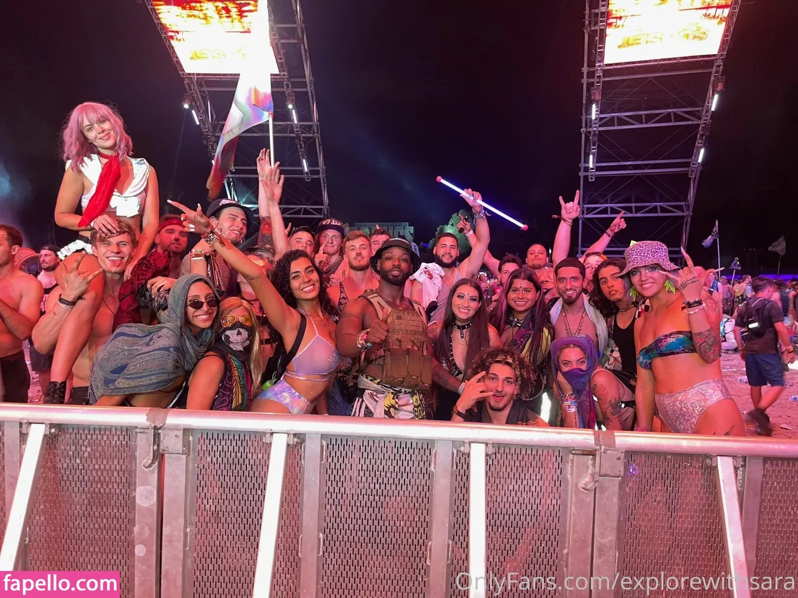 withlovesaraxo Onlyfans Photo Gallery 