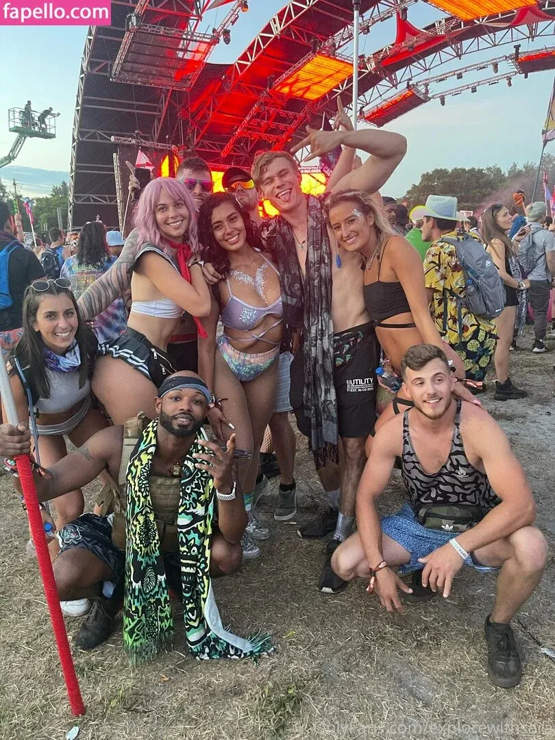 withlovesaraxo Onlyfans Photo Gallery 