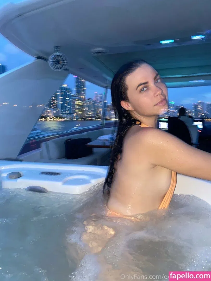 withlovesaraxo Onlyfans Photo Gallery 