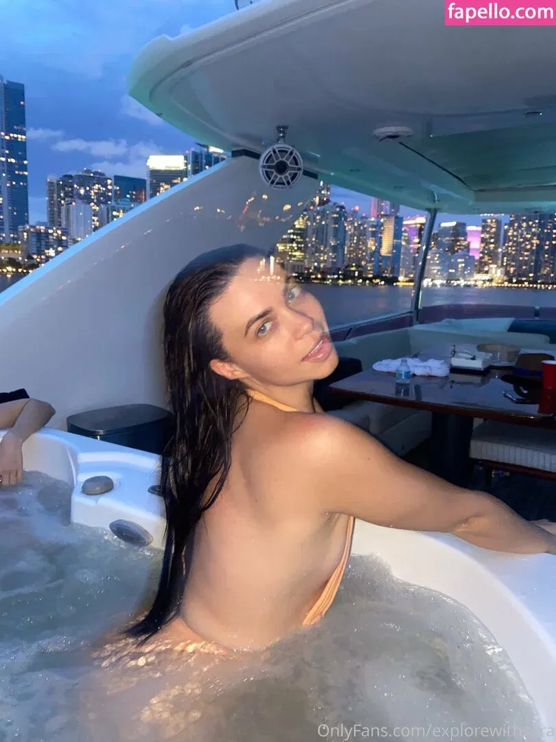 withlovesaraxo Onlyfans Photo Gallery 