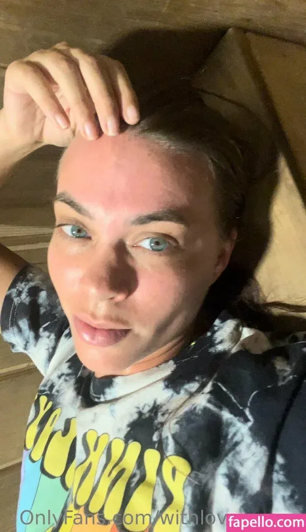 withlovesaraxo Onlyfans Photo Gallery 