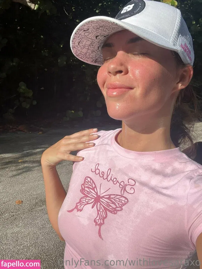 withlovesaraxo Onlyfans Photo Gallery 