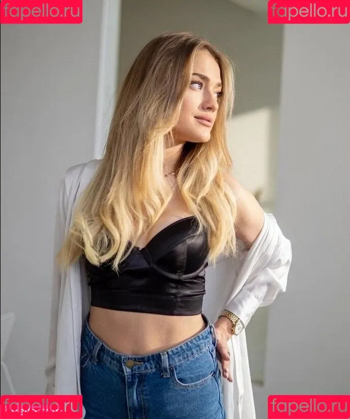 Mimi Gwozdz Onlyfans Photo Gallery 