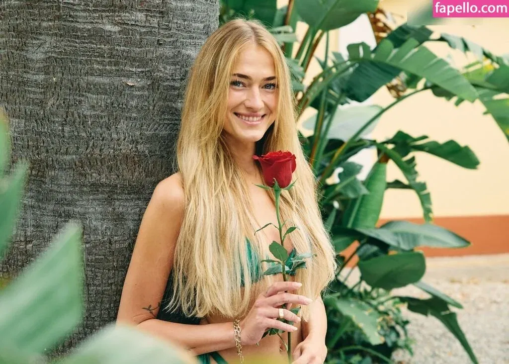 Mimi Gwozdz Onlyfans Photo Gallery 