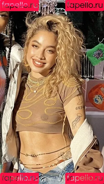 Kiana Ledé Onlyfans Photo Gallery 