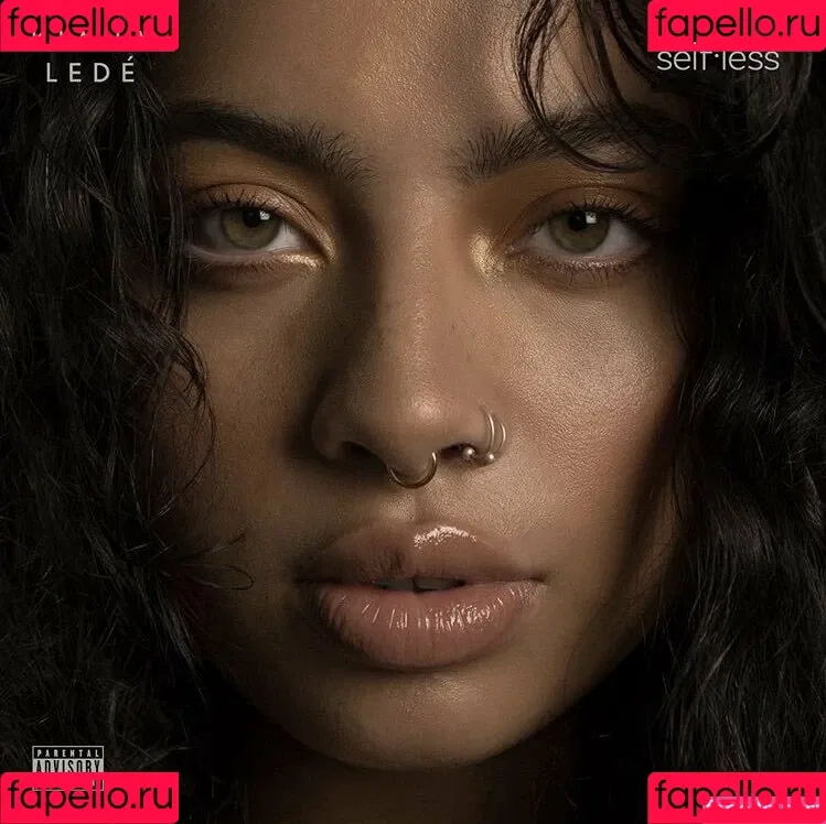 Kiana Ledé Onlyfans Photo Gallery 