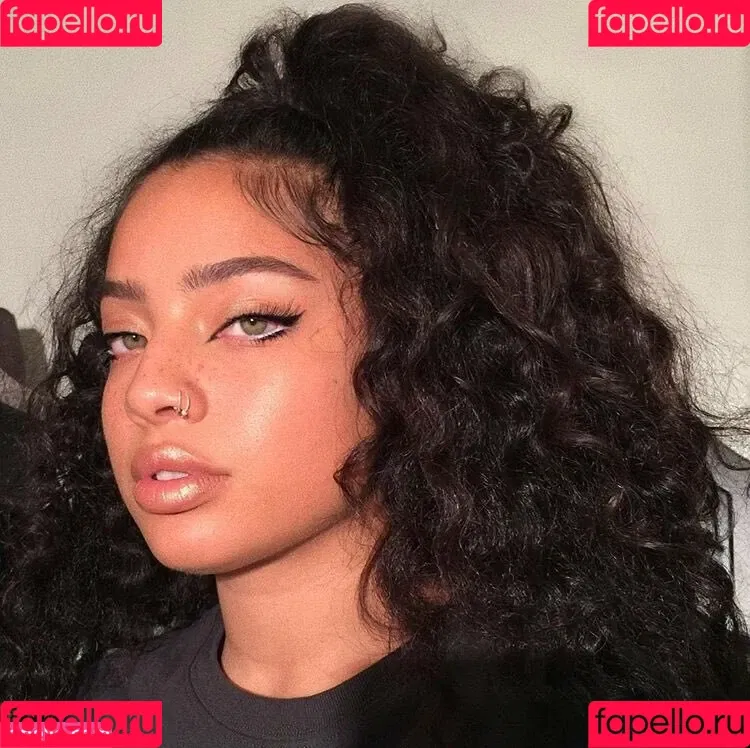 Kiana Ledé Onlyfans Photo Gallery 