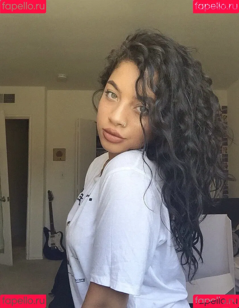 Kiana Ledé Onlyfans Photo Gallery 