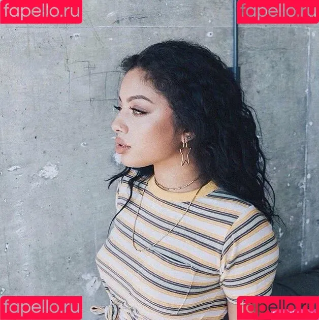 Kiana Ledé Onlyfans Photo Gallery 