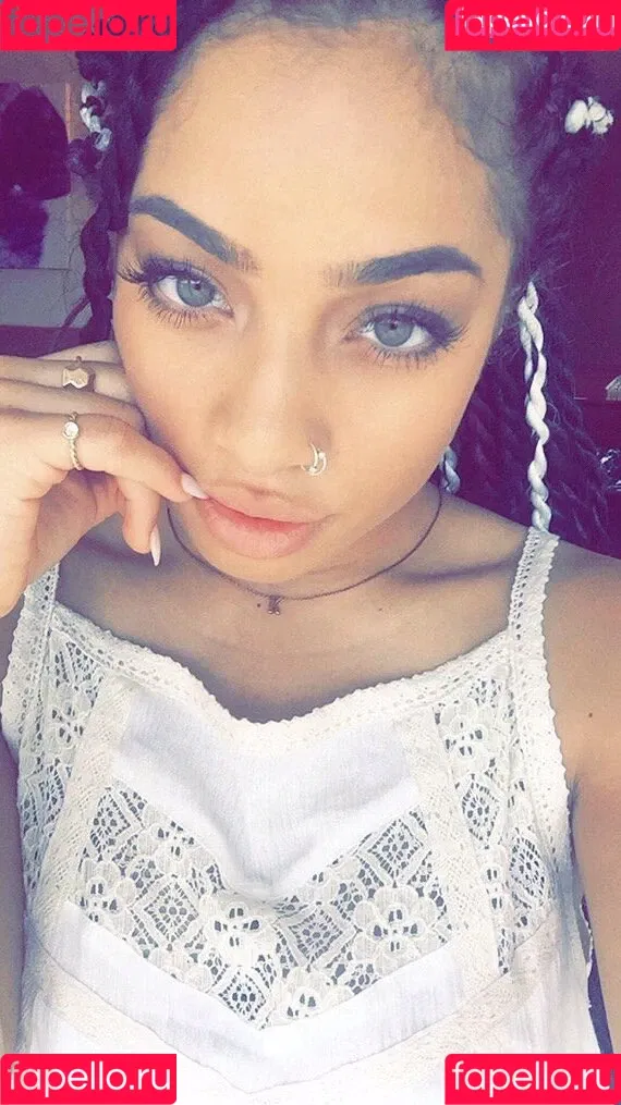 Kiana Ledé Onlyfans Photo Gallery 