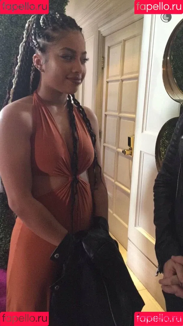 Kiana Ledé Onlyfans Photo Gallery 