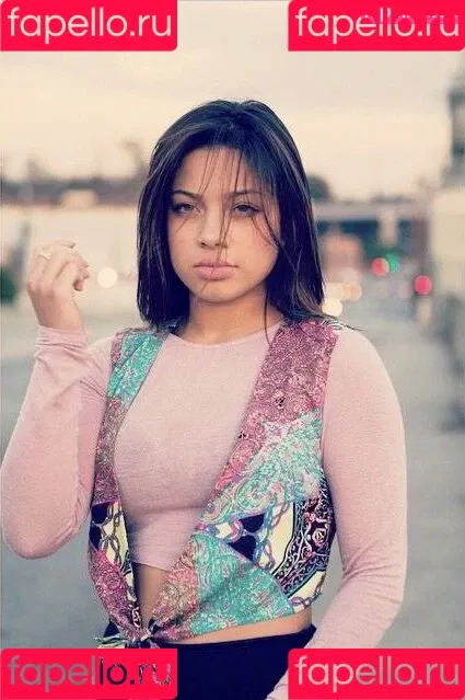 Kiana Ledé Onlyfans Photo Gallery 