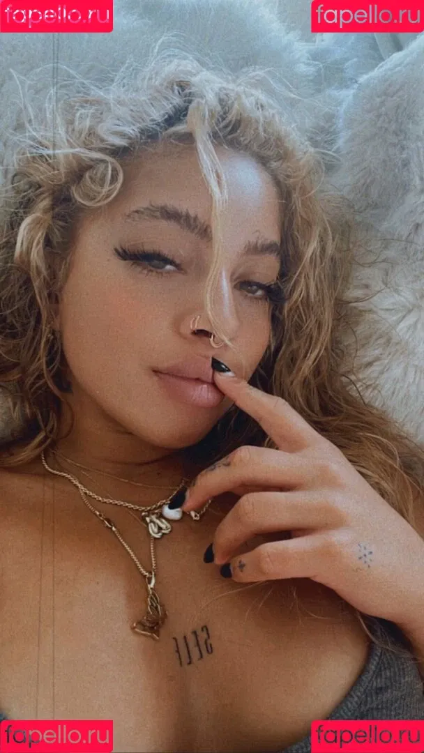 Kiana Ledé Onlyfans Photo Gallery 