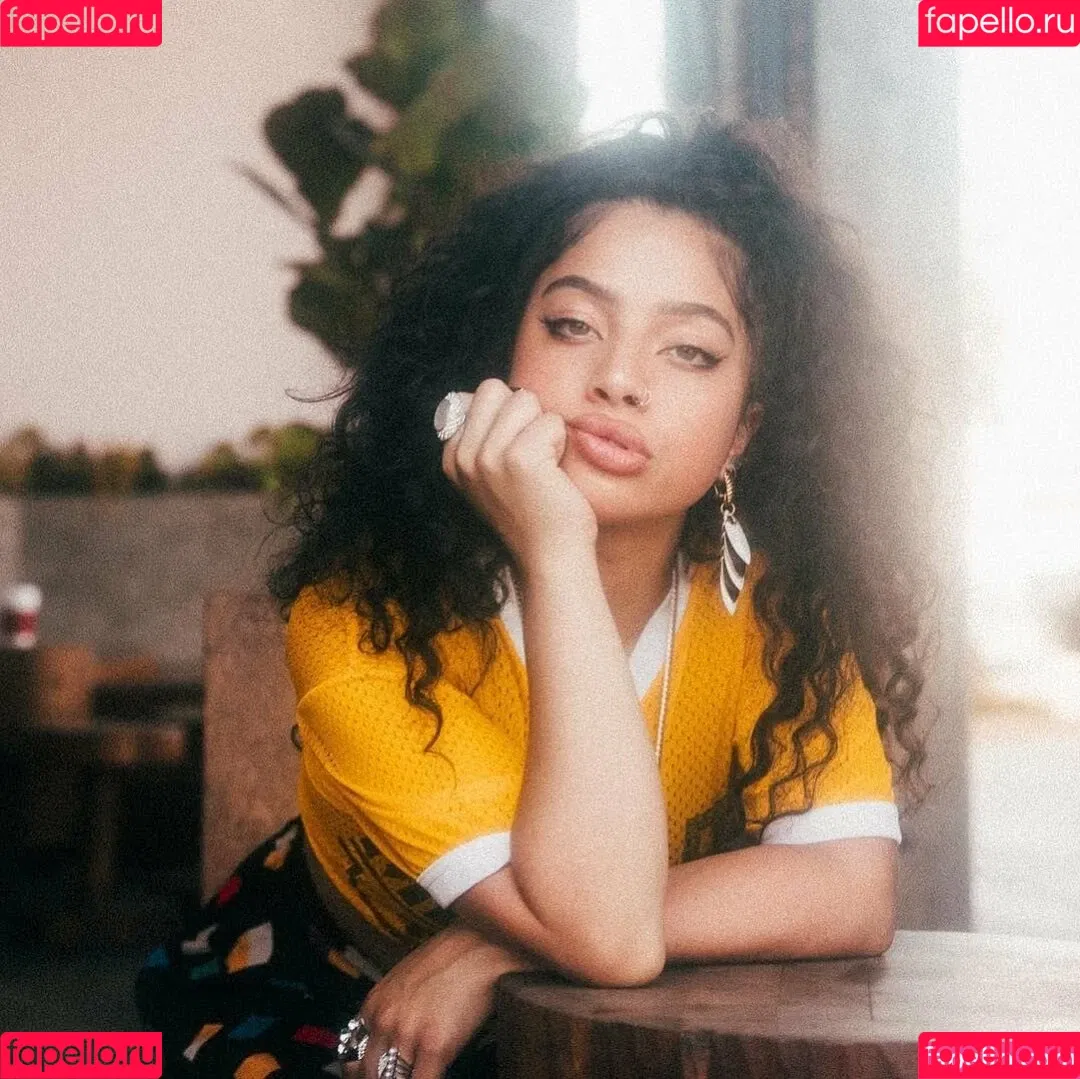 Kiana Ledé Onlyfans Photo Gallery 