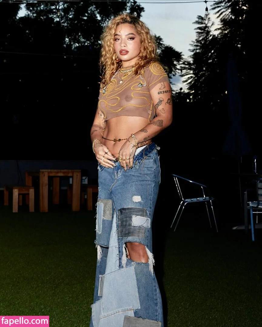 Kiana Ledé Onlyfans Photo Gallery 